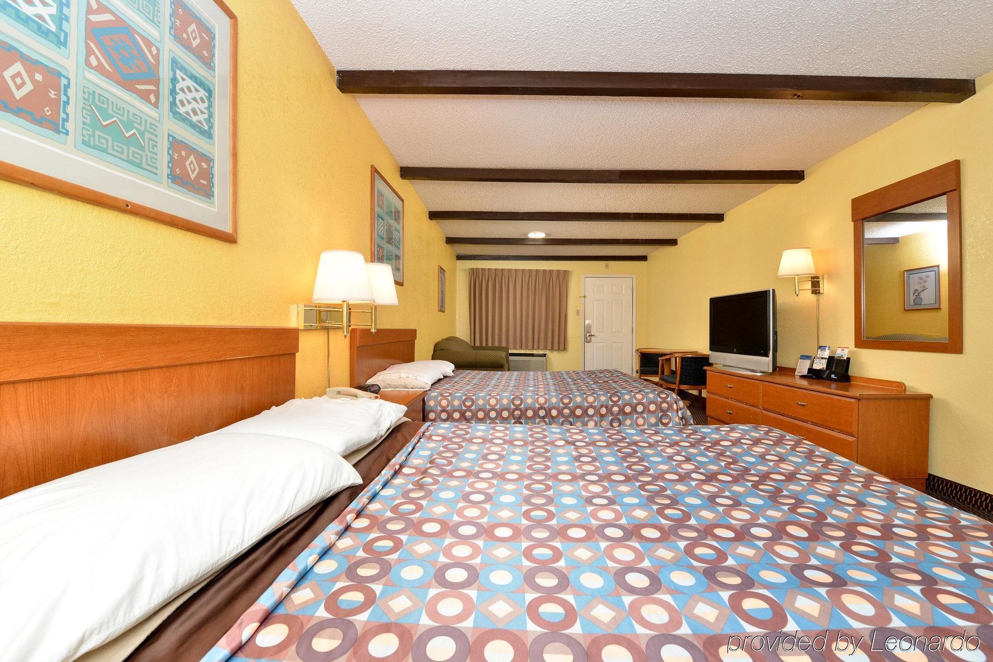 ทราเวลลอดจ์ นิว บรันเฟลส์ Motel นิวบราวน์เฟลส์ ภายนอก รูปภาพ