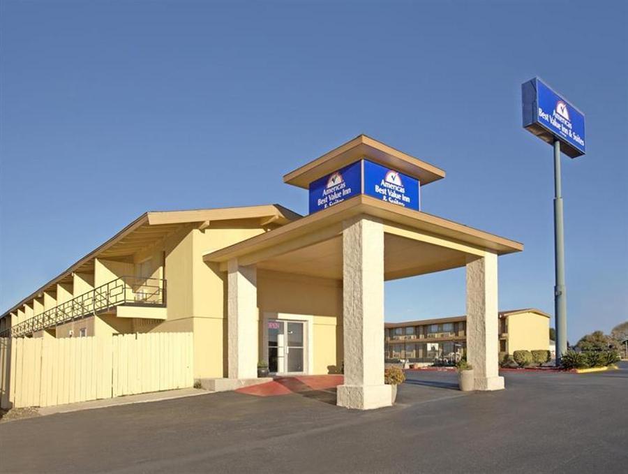 ทราเวลลอดจ์ นิว บรันเฟลส์ Motel นิวบราวน์เฟลส์ ภายนอก รูปภาพ