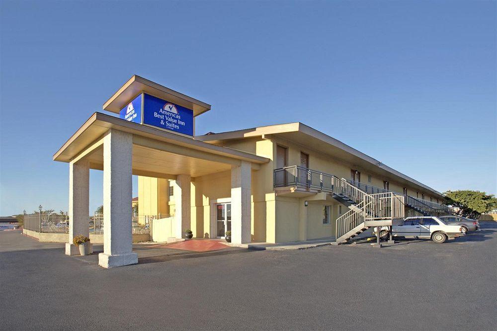 ทราเวลลอดจ์ นิว บรันเฟลส์ Motel นิวบราวน์เฟลส์ ภายนอก รูปภาพ