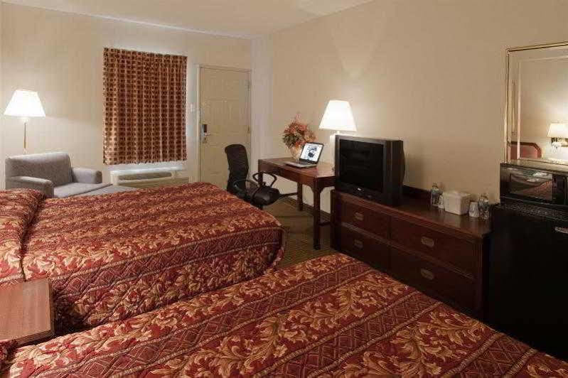 ทราเวลลอดจ์ นิว บรันเฟลส์ Motel นิวบราวน์เฟลส์ ภายนอก รูปภาพ