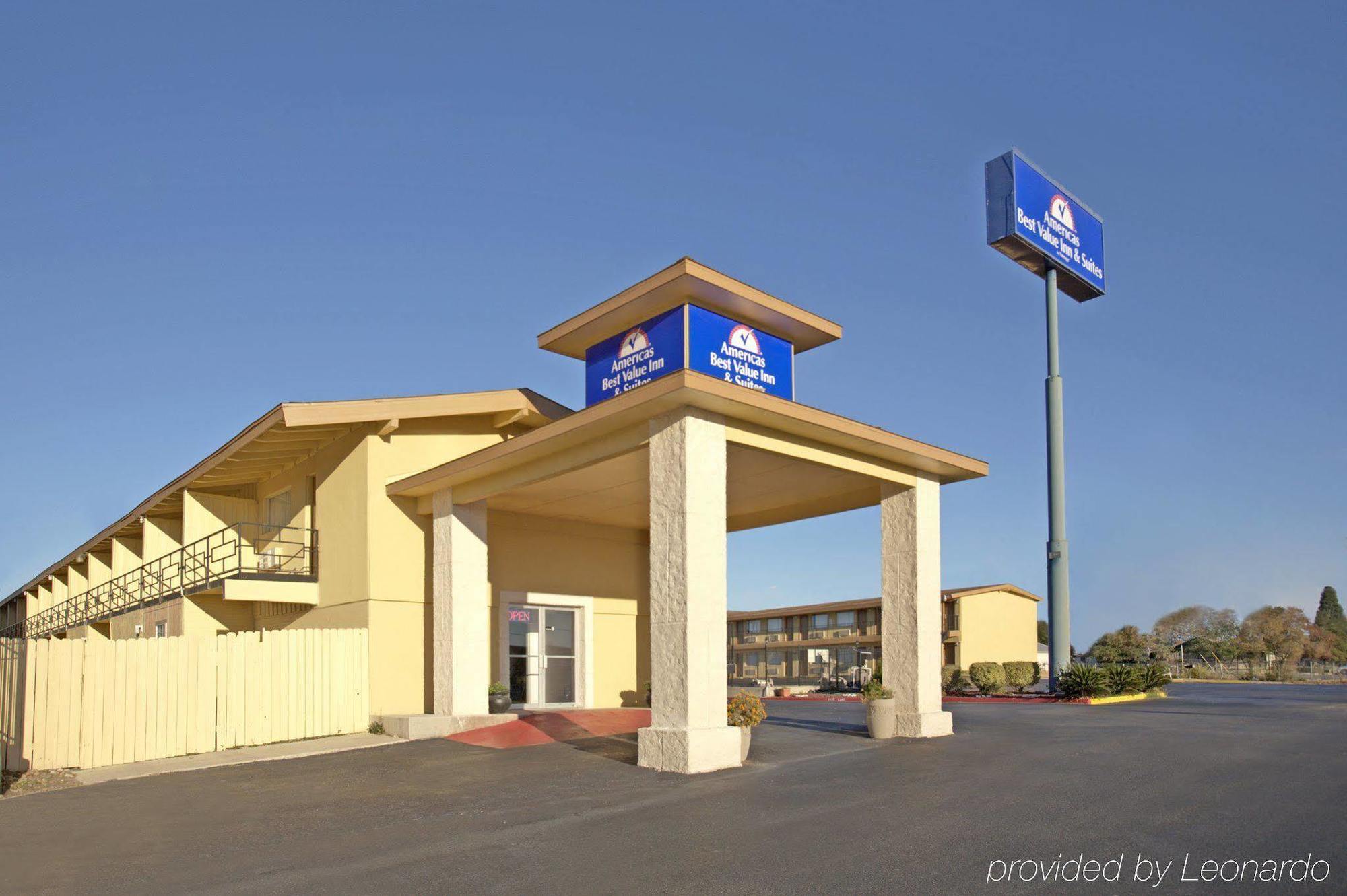 ทราเวลลอดจ์ นิว บรันเฟลส์ Motel นิวบราวน์เฟลส์ ภายนอก รูปภาพ