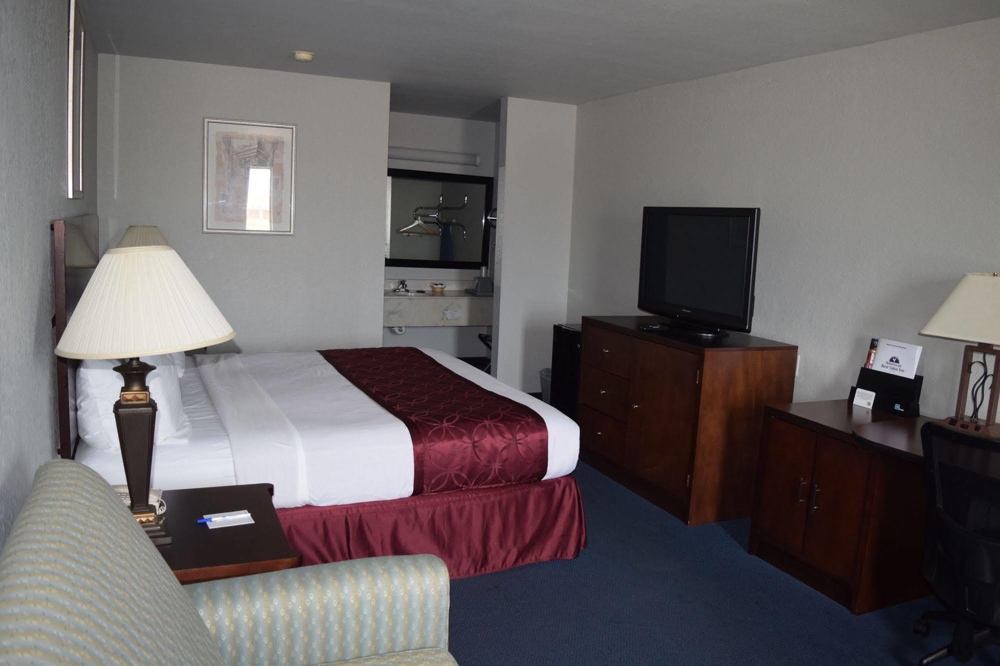 ทราเวลลอดจ์ นิว บรันเฟลส์ Motel นิวบราวน์เฟลส์ ภายนอก รูปภาพ