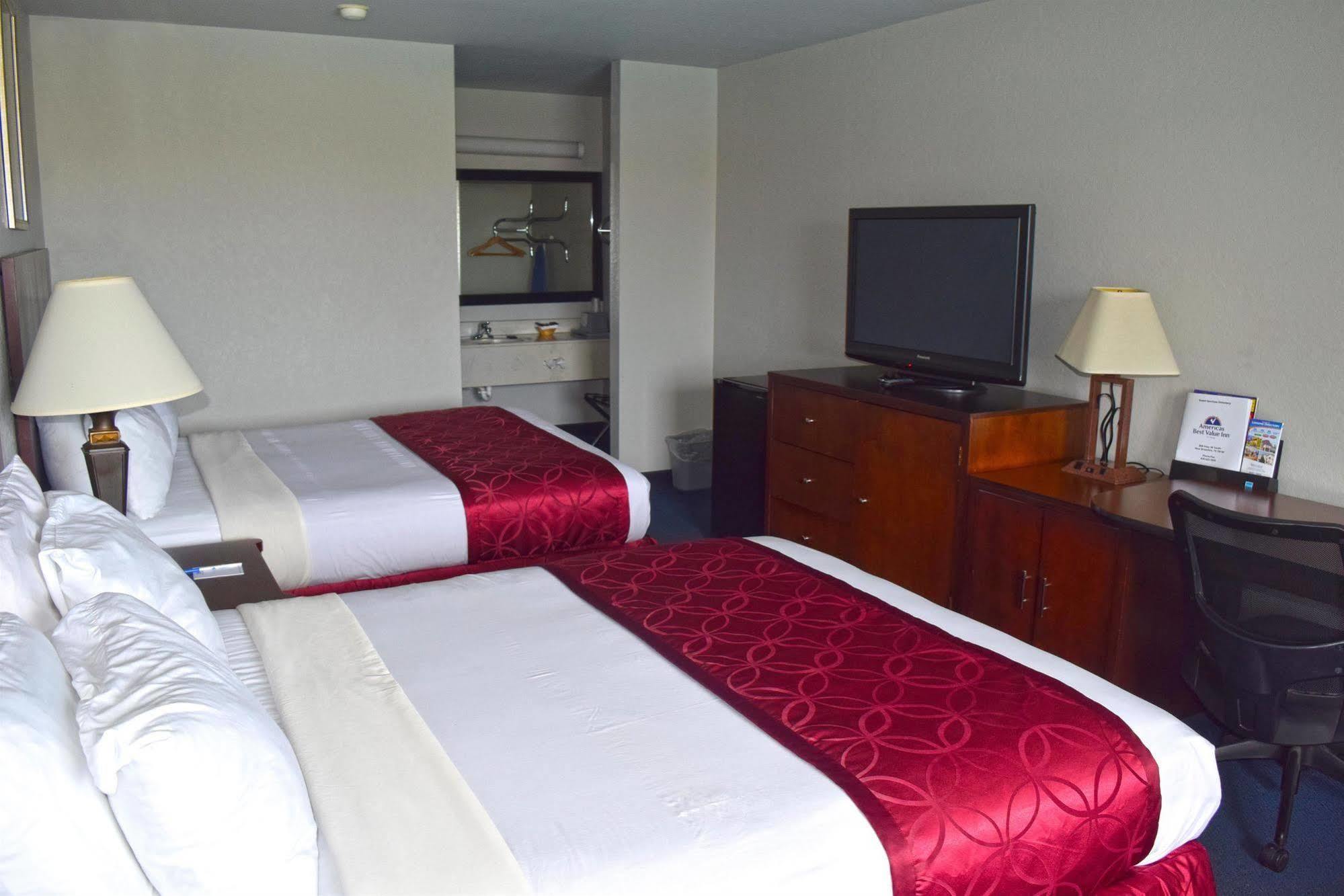 ทราเวลลอดจ์ นิว บรันเฟลส์ Motel นิวบราวน์เฟลส์ ภายนอก รูปภาพ